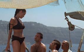 The cradle of life is een amerikaanse speelfilm uit 2003 onder regie van jan de bont.de productie werd genomineerd voor een saturn award, maar hoofdrolspeelster angelina jolie werd daarentegen genomineerd voor de golden raspberry award voor slechtste actrice. Lara Croft Tomb Raider The Cradle Of Life 1 Lets Travel More