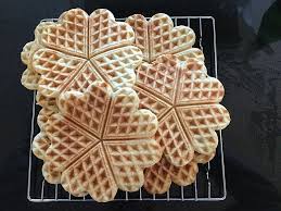 Joghurt Waffeln Ein Beliebtes Rezept Aus Der Kategorie Kuchen Bewertungen 77 Durchschnitt O 4 4 Joghurt Waffeln Waffeln Rezept Einfach Waffeln