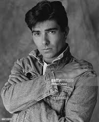 Lisa Waterfield (@Flapdoodle09)