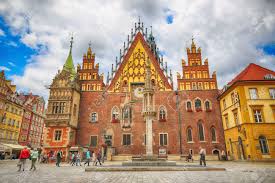 Ville fascinante, pleine de contradictions, considérée par beaucoup comme inébranlable, varsovie trouve son âme dans des. Wroclaw Pologne 13 Juillet 2017 Vieille Ville De Wroclaw Ville Avec L Une Des Places De Marche Les Plus Colorees En Europe Capitale Historique De La Basse Silesie Pologne Europe Banque D Images