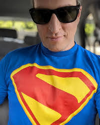 Chris Cloy's Instagram, Twitter & Facebook