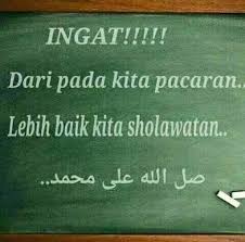 Sahabat yang baik adalah sahabat yang berani membetulkan kita ketika kita berbuat kesalahan, sehingga kita tidak hanyut dalam kesalahan dan dosa. Kata Kata Malam Minggu Udah Senior