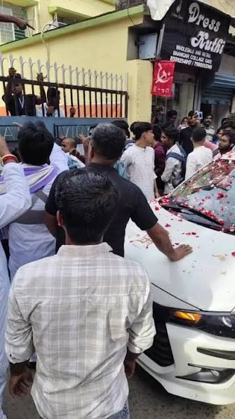 সায়ন্তন বসু ভাঙ্গড় কলেজে আসতেই গেটে আটকে বিক্ষোভ দেখাচ্ছেন আইএসএফের ছাত্র সংসাদ | 7 TV Bangla - 7 টিভি বাংলা | Facebook