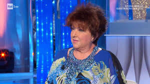 Facebook gives people the power to share and makes the. Orietta Berti Brutto Incidente Adesso E Costretta A Usare Il Bastone