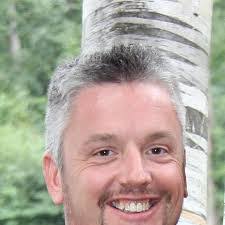 Eric Wojciechowski's Instagram, Twitter & Facebook