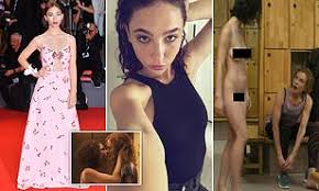 Matilda de angelis (born 11 september 1995) is an italian actress and singer. The Undoing Actress Matilda De Angelis 25 Went From Unknown To Starring With Nicole Kidman Daily Mail Online