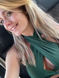 📍2 miles away 👱🏼‍♀️24 💍single (2) send a message Hi, I don't want to  bother you anymore but I really love your photos. 🫶🏼🫶🏼 I hope you see  this and we can talk🥰