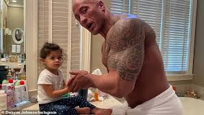 Get started now already setup your video channel. Dwayne Johnson Lehrt Seine Tochter Tia Wie Waschen Sie Ihre Hande Aktuelle Boulevard Nachrichten Und Fotogalerien Zu Stars Sternchen