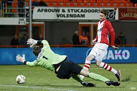 Wout weghorst (born 7 august 1992) is a dutch professional footballer who plays as a striker for bundesliga club vfl wolfsburg and the netherlands national team. Helping Heracles Almelo Find Wout Weghorst Scisports