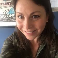 Jennifer Rusch's Instagram, Twitter & Facebook