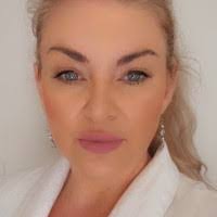 Penny Gillespie's Instagram, Twitter & Facebook