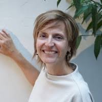 200+ perfiles de «Moons-»