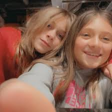 Jennifer Callies's Instagram, Twitter & Facebook