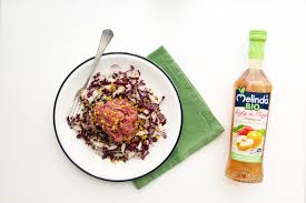 Insalata di mele e rucola: Tartare Di Manzo Con Insalata Di Radicchio Croccante Singerfood