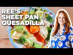 Save the recipes from our page: Pioneer Woman Dinner Ideas Ree Drummond S Chicken Chili Sheet Pan Quesadilla The Pioneer Woman Food Network