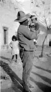 Francisco Villa Y Su Hijo Francisco Villa Renteria En La Hacienda De Canutillo En El Estado De Durango Diciemb Pancho Villa Mexico History Mexican Revolution