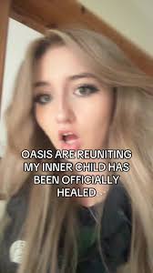 Oasis Reunion: 8-Year-Old Cora Goes Crazy!