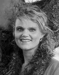 Prinsesse Alexandra Zu Sayn-Wittgenstein-Berleburg blev modtaget af den 8  årige Veronica Engblom, der "kniksede" flot og overrakte blomster til  prinsessen. Prinsessens havde sine to børn