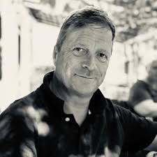 Leading With Questions: How Leaders Find the Right Solutions by Knowing  What to Ask: Marquardt, Michael J.: 9780787977467: Amazon.com: Books