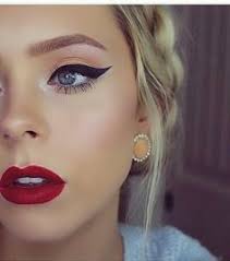 Classic Glam Christmas Makeup Look Beautiful Makeup Hair Makeup