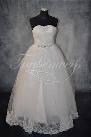 Sammlung von katinka sommer • zuletzt aktualisiert: Brautkleid B0012 Mit Glitzergurtel Und Funklendem Rock