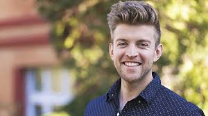 Chci umět plynně česky, takže na tom musím makat, říká Američan pohlcený  češtinou Gavin Roy