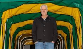 Marten Glotzbach: The Man Behind Sarina Wiegman's Success - News Dipper
