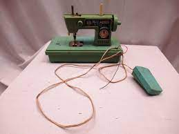 70´S Vintage Plastic Sewing Machine W/ Pedal B/O Sarah Kay Draw Style Hong  Kong* | eBay