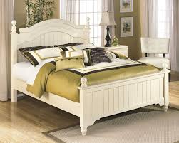 B213 57n Signature By Ashley Cottage Retreat Full Queen Poster Bed Cream Cottage Big Sandy Superstores Casas De Lujo Dormitorios Camas