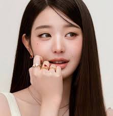 有關「 Louise Chan 」的人物