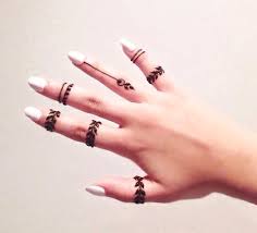Modaya Uygun Hint Kinasi Dovme Modelleri Moda Fashion Damenmode Mode Dovme Dovmemodelleri Dovmeler Dovmefikirleri Hint Mini Tattoos Hint Kinasi Dovme
