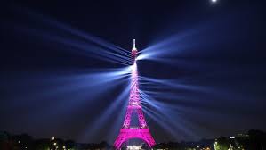 Er wurde zwischen den jahren 1887 und 1889 anlässlich des hundert jährigen jubiläums der französischen revolution erbaut. Eiffelturm Feiert 130 Geburtstag Turmfassade In Paris Erstrahlt Durch Lasershow Kultur Stuttgarter Zeitung