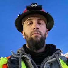 Should teammates be able to kill each other while in the pelican in  Helldivers 2?