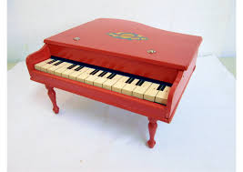 002157 ミニグランドピアノ ジャンク品 15鍵 赤 トイピアノ celebrate grand piano ピアノ 売買されたオークション情報 yahooの商品情報をアーカイブ公開 オークファン aucfan com トイピアノ ピアノ グランドピアノ