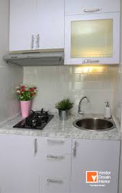 Dengan adanya kitchen set maka dapur anda akan tetap terlihat bersih sehingga menambah kesan bebas penyakit yang tentunya anda tidak ingin saat makan bersama keluarga dapur justru terlihat kotor sehingga. Kitchen Set Minimalis Cilandak Jakarta Jasa Desain Interior Jakarta