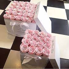 10 3k Likes 104 Comments Billie Faiers Billiefaiersofficial On Instagram In Love With The New Square Rose Boxes Luxury Flowers Flower Arrangements Rose
