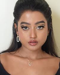 Rhea Jacobs's Instagram, Twitter & Facebook