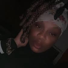 Vikki Gore's Instagram, Twitter & Facebook