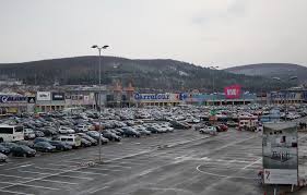 Evenimentul filme în aer liber revine la constanța, pentru un nou sezon de cinema în aer. Cinema In Aer Liber Filme Pentru 100 De MaÈ™ini In Parcarea Vivo Imagine Pe Ecran Led È™i Sunet Pe FrecvenÈ›Äƒ Radio Transilvania Reporter