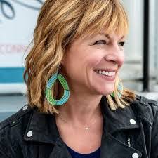 Leslie Ernst's Instagram, Twitter & Facebook