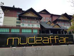 Basketball courts near smk muzaffar shah. Ada Apa Pada Pida Hotel Mudzaffar Nan Megah