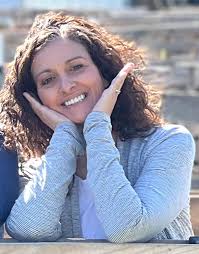 Tara Hendren's Instagram, Twitter & Facebook