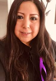 ❣️Sono Edith Aldama, infermiera, responsabile dell'Area Medica dell'Ufficio  della Pastorale della Salute della Diocesi di Roma e malata fibromialgica.  💜Il fiocchetto viola rappresenta la malattia che nessuno vede, che nessuno  conosce, ma