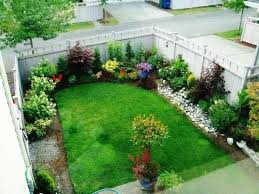 Akan tetapi, anda harus ingat merawat taman harus dilakukan secara rutin agar tumbuhan di dalamnya mampu hidup subur dan. Cara Membuat Taman Depan Rumah Minimalis Desain Dekorasi Rumah