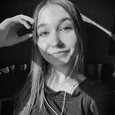 Do other Golden Retrievers like to hold hands with their owners?