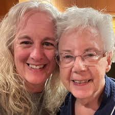 🚨BREAKING NEWS!🚨 Bronto has gone missing from Dinosaur Valley State Park!  She was last seen yesterday at 8PM. Please be