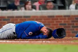 The outfielder immediately hit the deck, with blood gushing from his face. Etthb5l2ludfqm