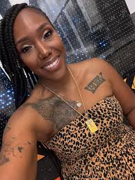 Hi Everyone, do you like my outdoor shot ? Woof Spike ❤️🐾