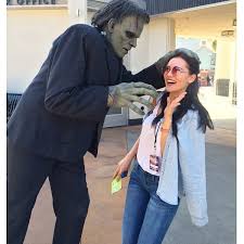 Fahriye evcen ilk sinema deneyimini 11 nisan 2008 tarihinde yayınlanan cennet filminde başrol oyuncusu olarak yaşadı, aynı sene aşk tutulması filminde başrol oynadı. Fahriye Evcen Ablasi Aysen Evcen In Fotografini Paylasti