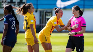 Fue hope solo, leyenda de la meta estadounidense, quien se encargó de viralizar el reprochable momento al citar un tweet con el video, lanzando con indignación la siguiente pregunta. Yml9xa2i92le1m